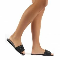 Como Store PUBLIC DESIRE CLOUD BLACK SLIDE