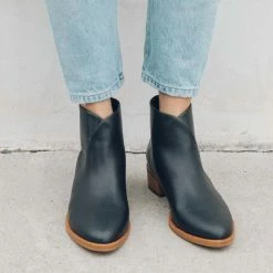 SOLUDOS VENETIAN BOOTIE BLACK LEATHER