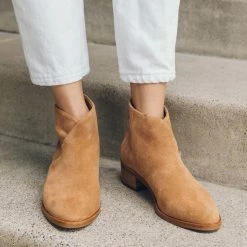 SOLUDOS VENETIAN BOOTIE TAN SUEDE