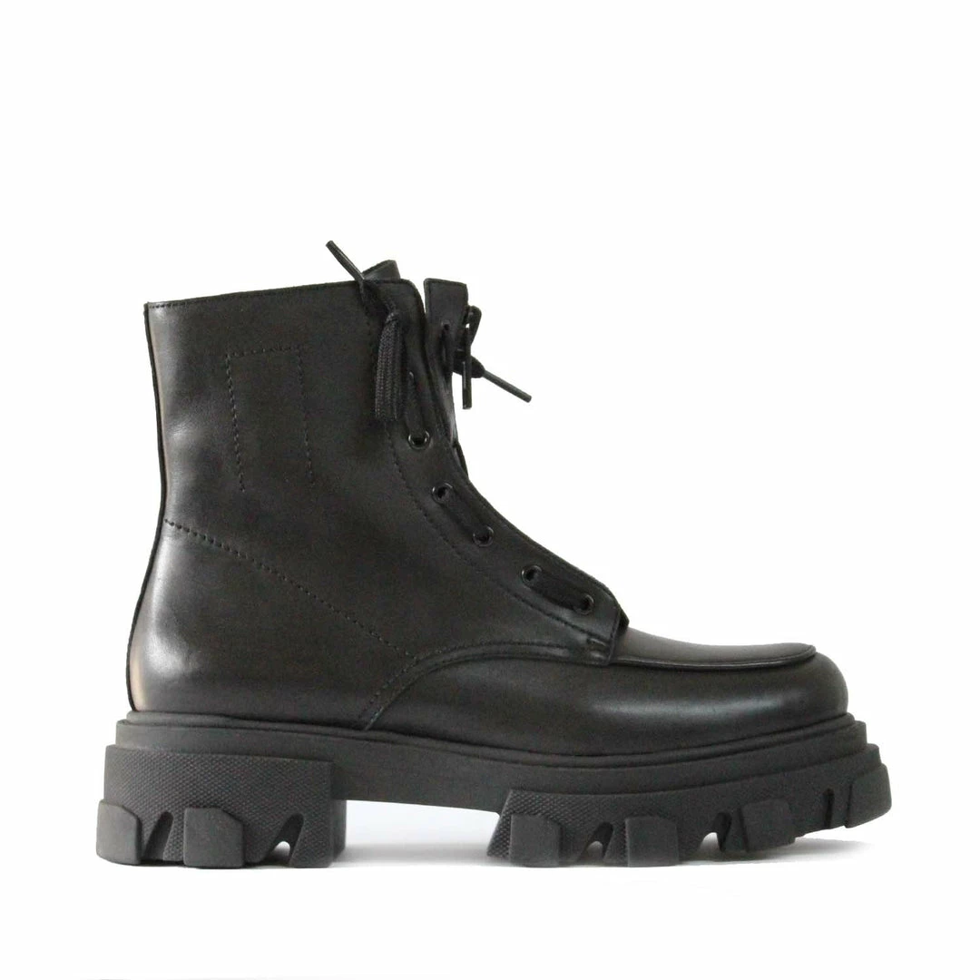 STUDIO ITALIA ZIPPER ANKLE BOOTS