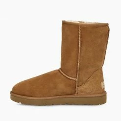 UGG AUSTRALIA CLASSIC SHORT CHESTNUT