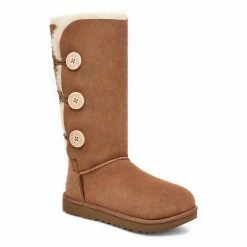 UGG Australia Bailey Button Triplet Chestnut